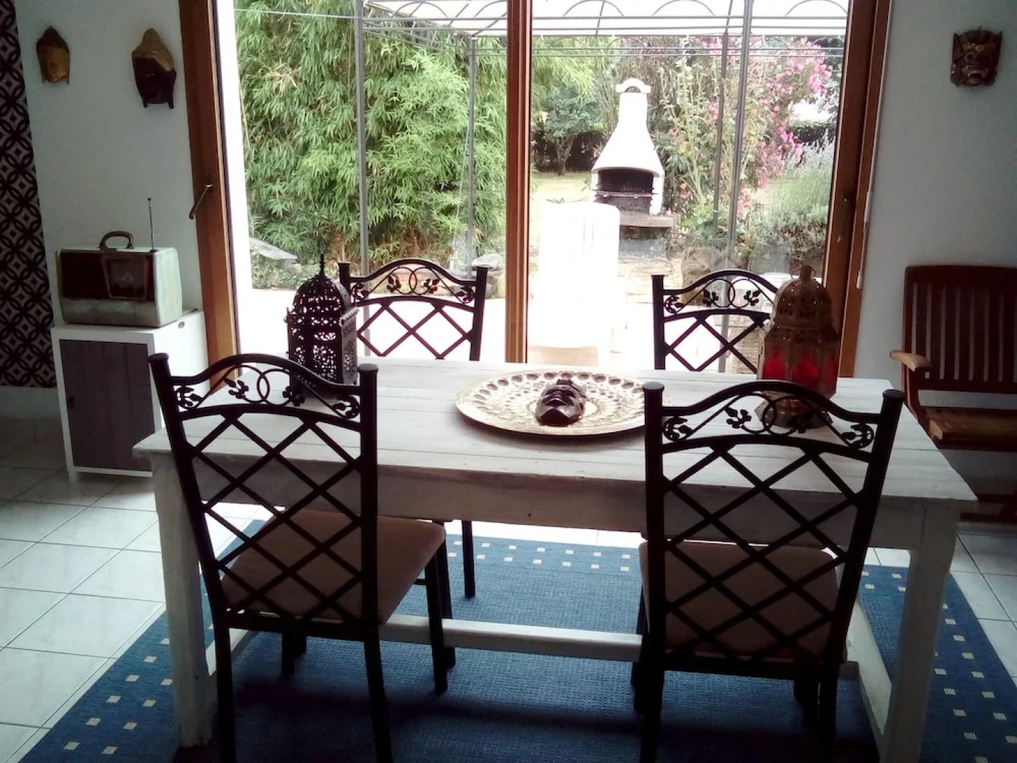 House With 3 Bedrooms in Saint-perreux, With Enclosed Garden - 40 km F