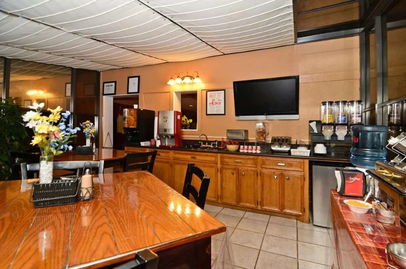 Best Western Inn by the Lake