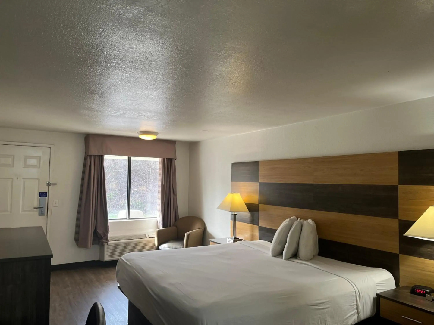Motel 6 Cross Lanes, WV - Goff Mountain Rd