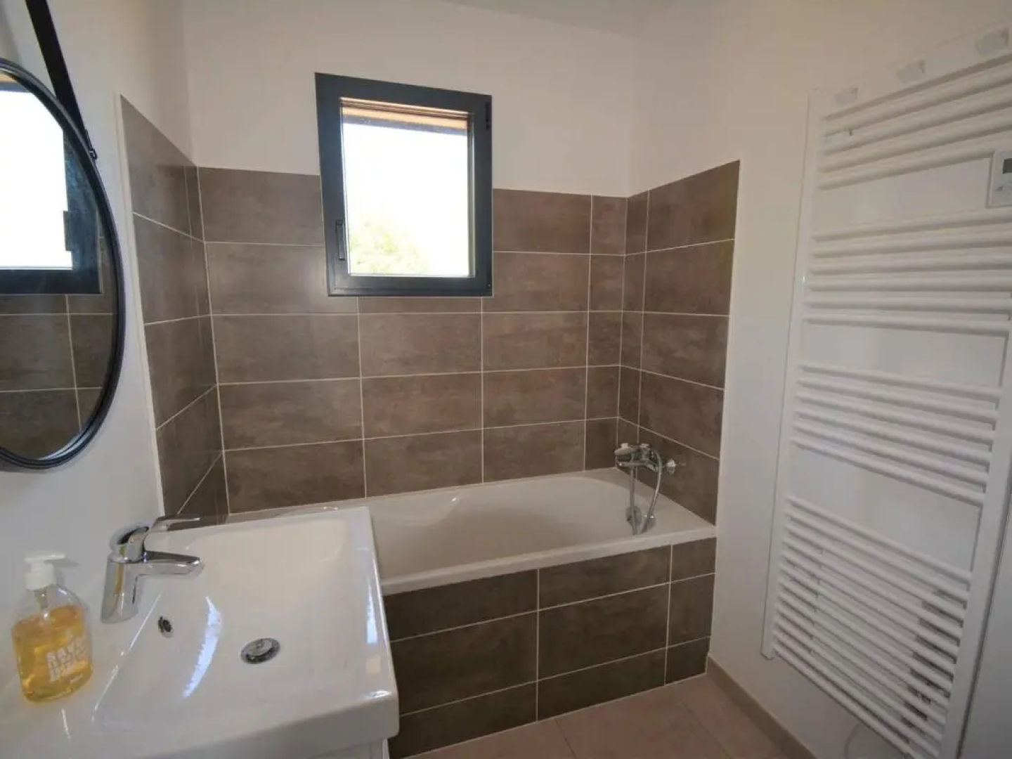 Maison Saint-Alban-Auriolles, 5 pièces, 8 personnes - FR-1-382-139