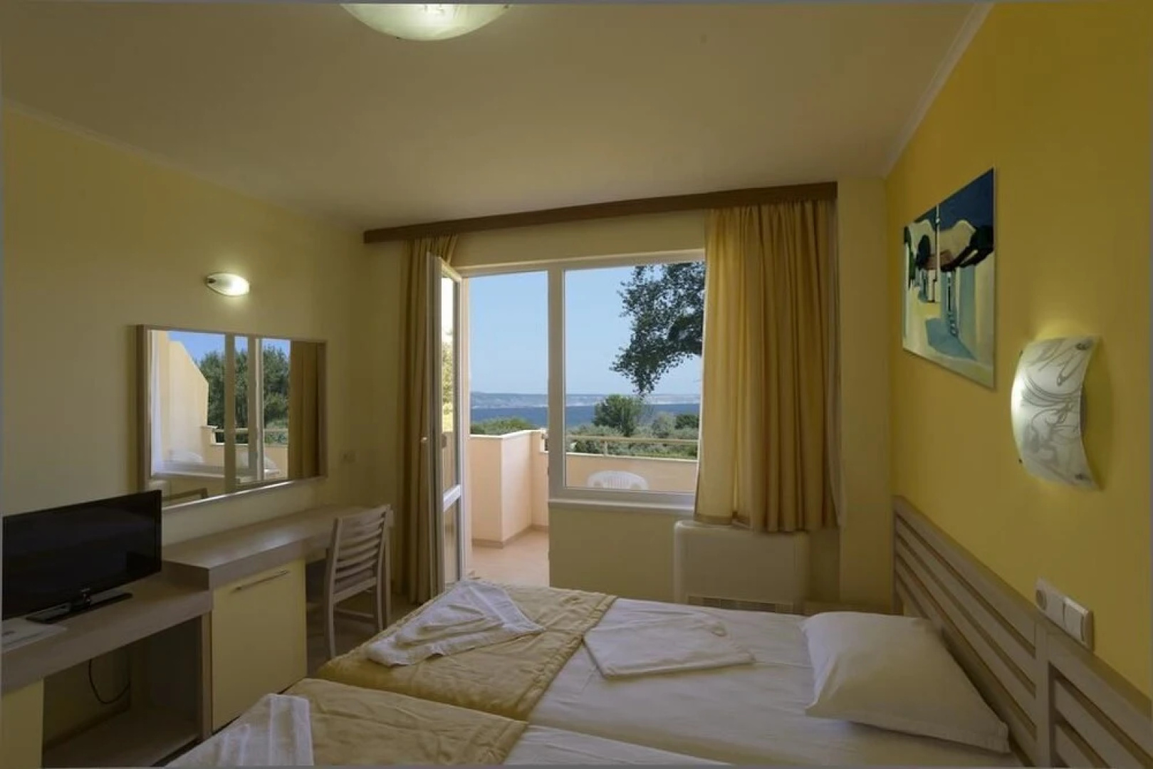 Belle View Hotel II