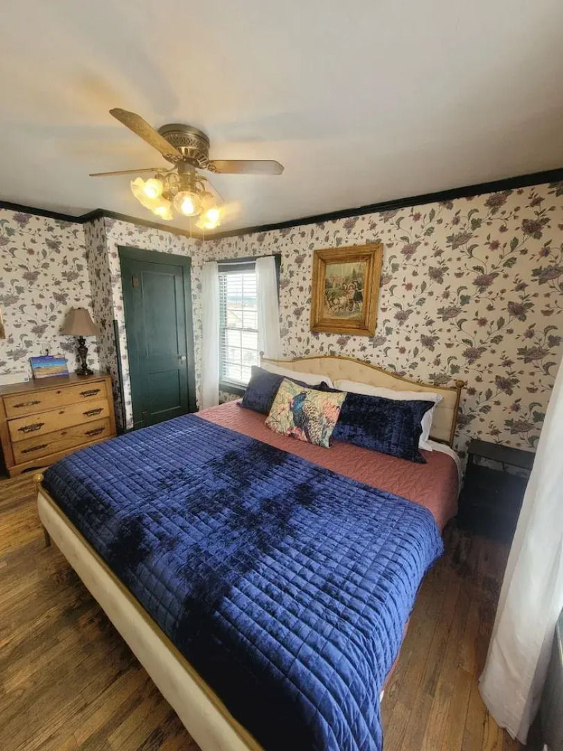 The Hand Hotel Bed & Breakfast