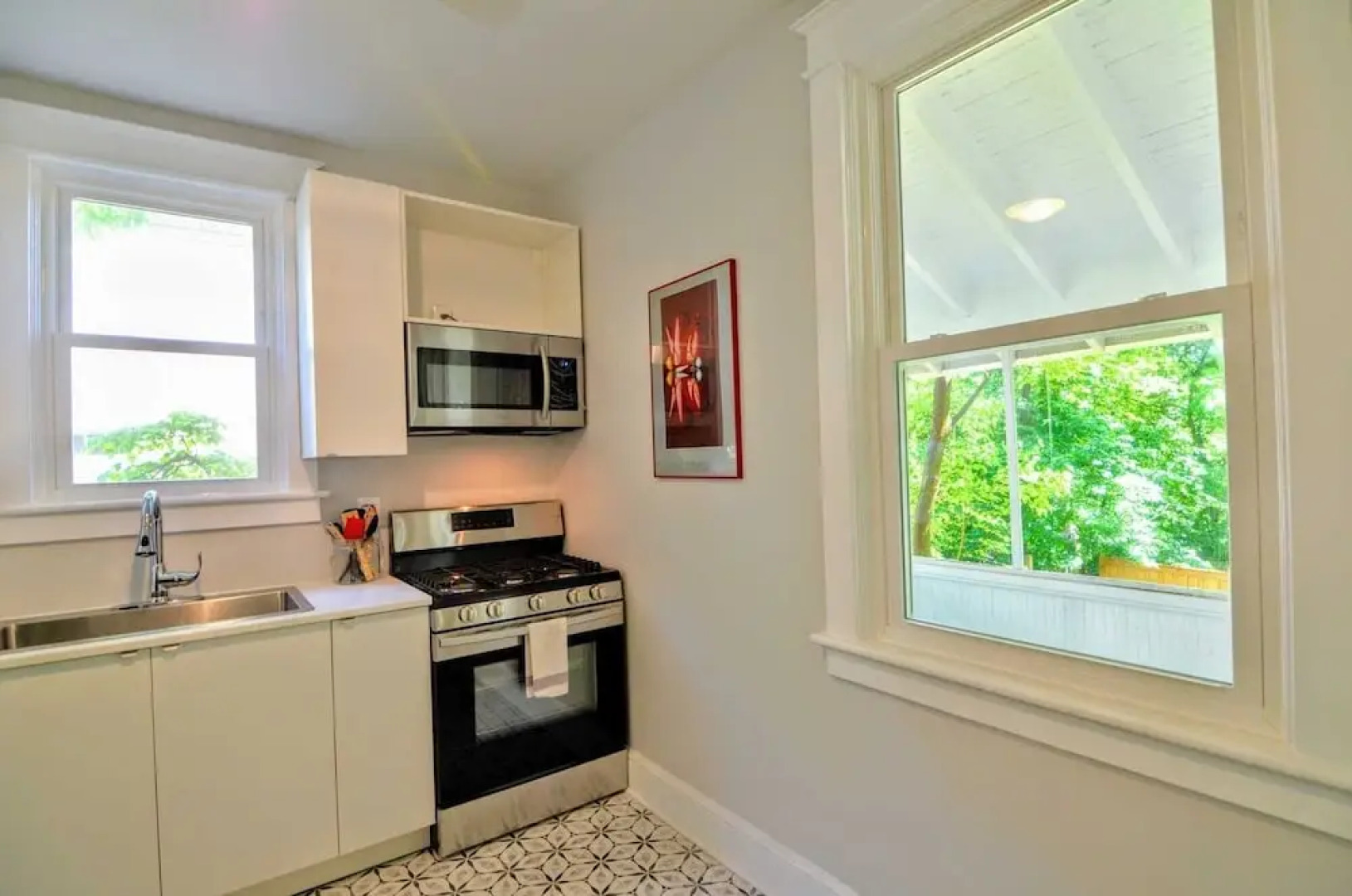 16 Cleveland Ave 2 Bedroom Home