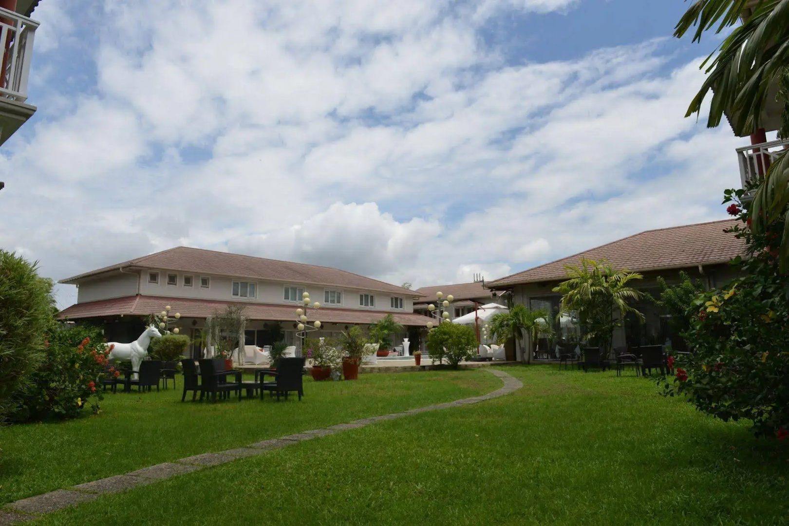 Nomad Suites Residence
