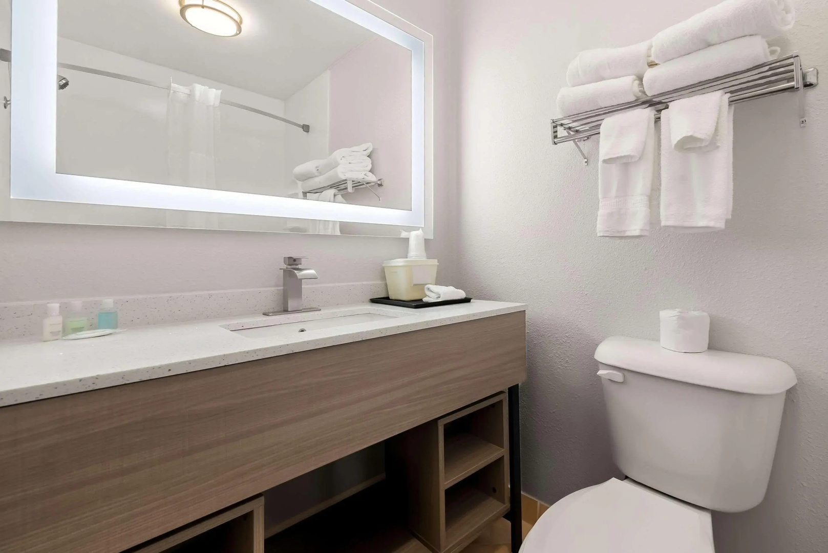 Clarion Inn & Suites and Convention Center