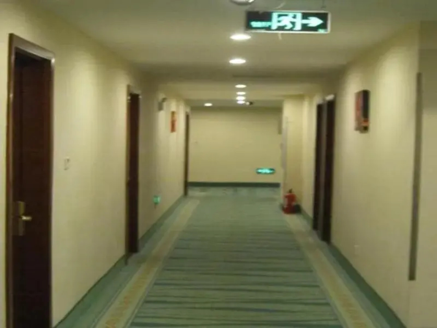 GreenTree Jiangdu Longcheng Express Hotel