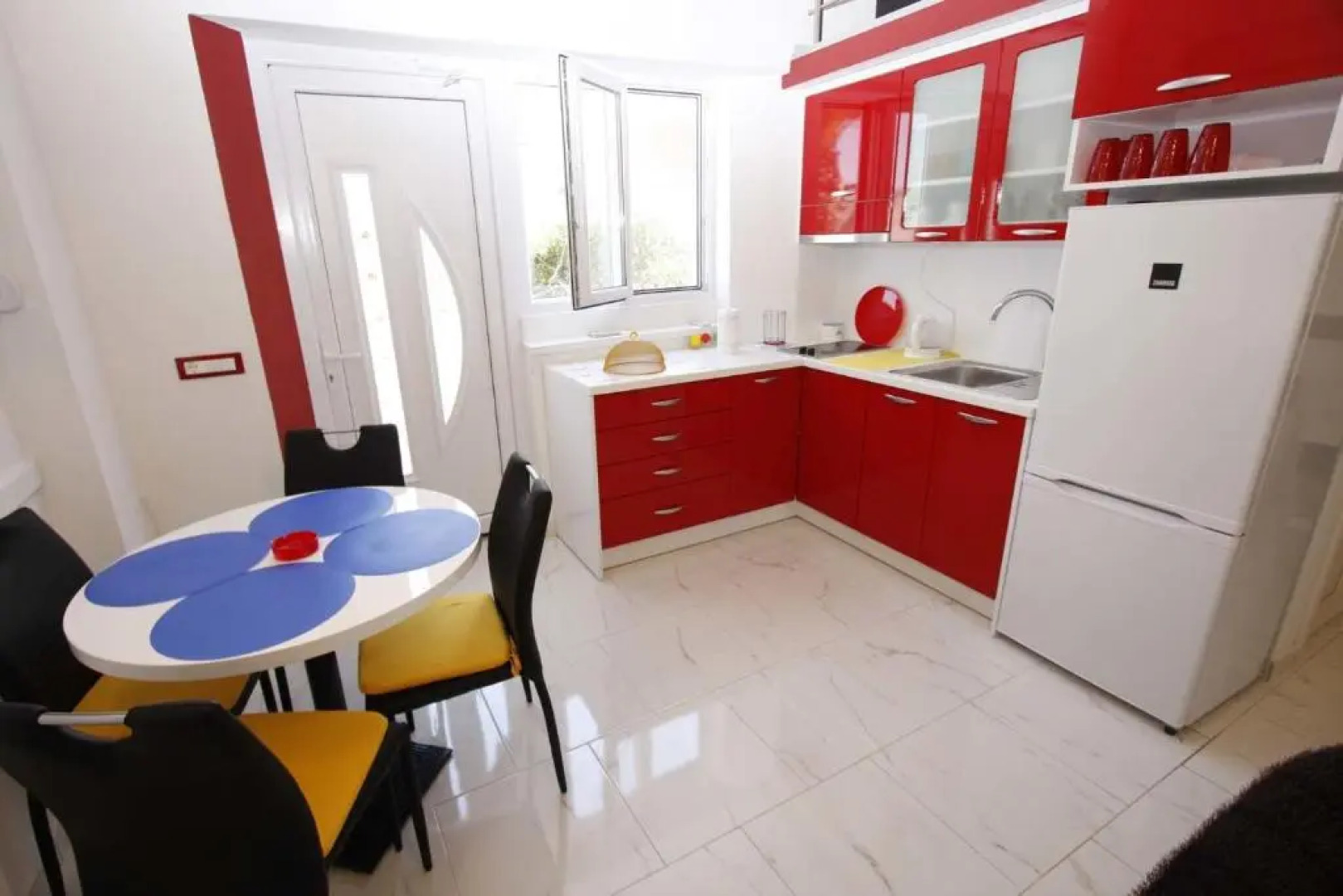 Apartment Love Story