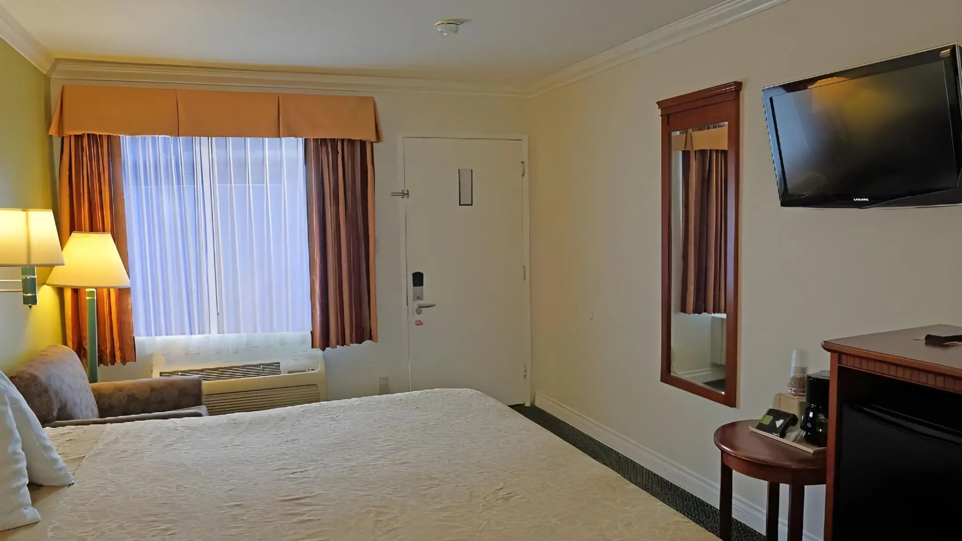 Redondo Inn and Suites