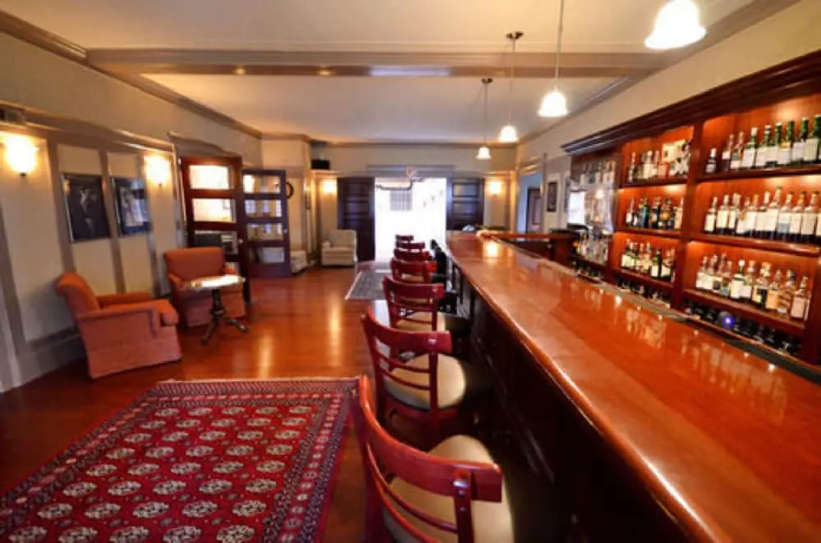 Gateways Inn & Restaurant