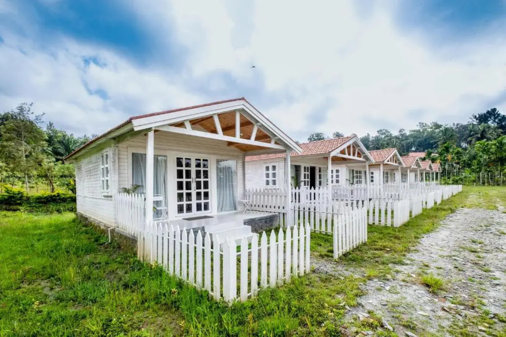 Out house, 1br, Stay, Dine and Fitness by Roamhome