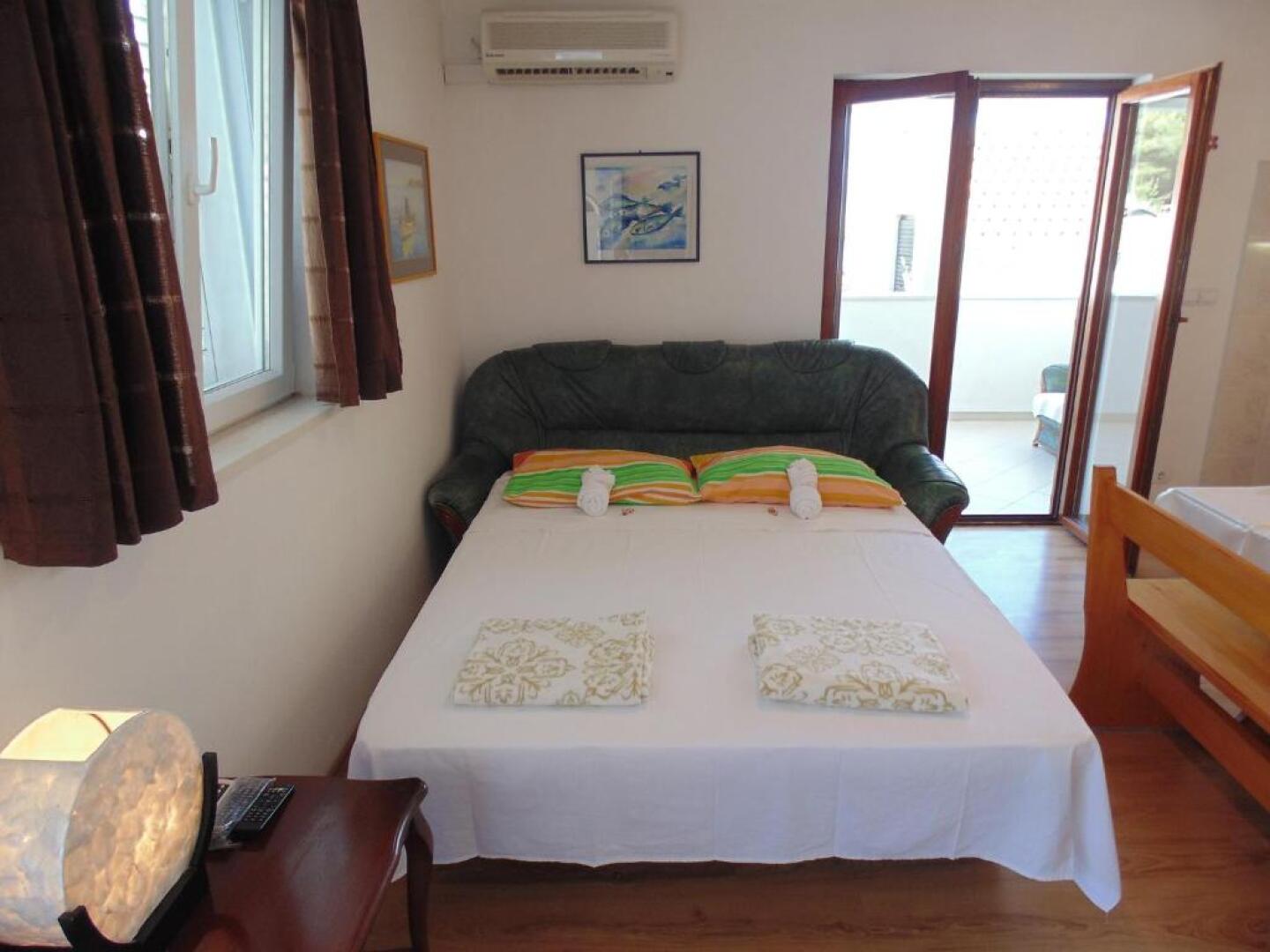 Apartments Postira Brač