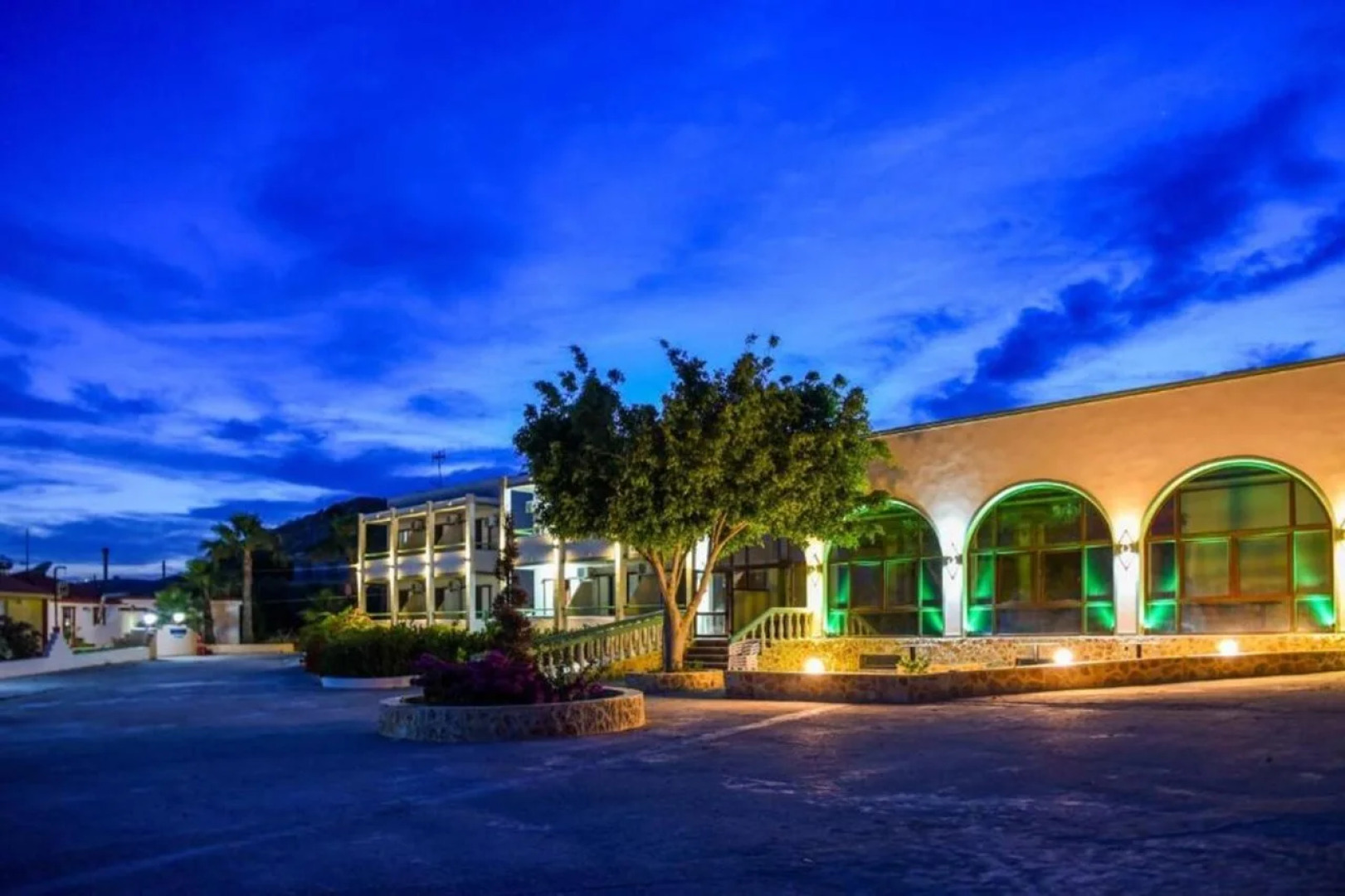 Chrysoula Hotel & Apartments