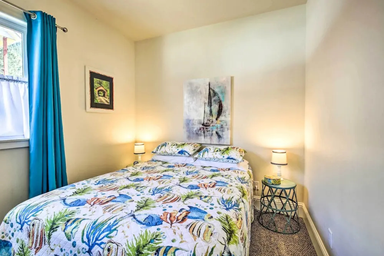 Oceanfront Cottage W/deck & Secluded Beach Access!