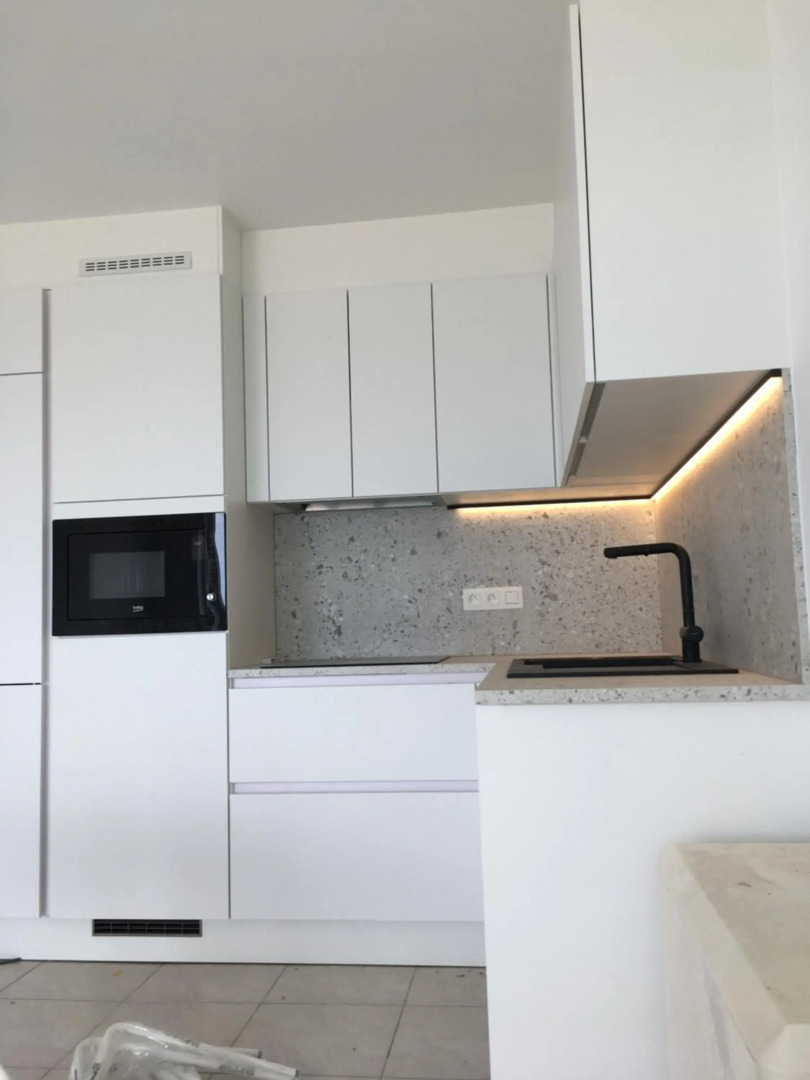 Studio 4 pers met Frontaal Zeezicht & privé zwembad Oostende