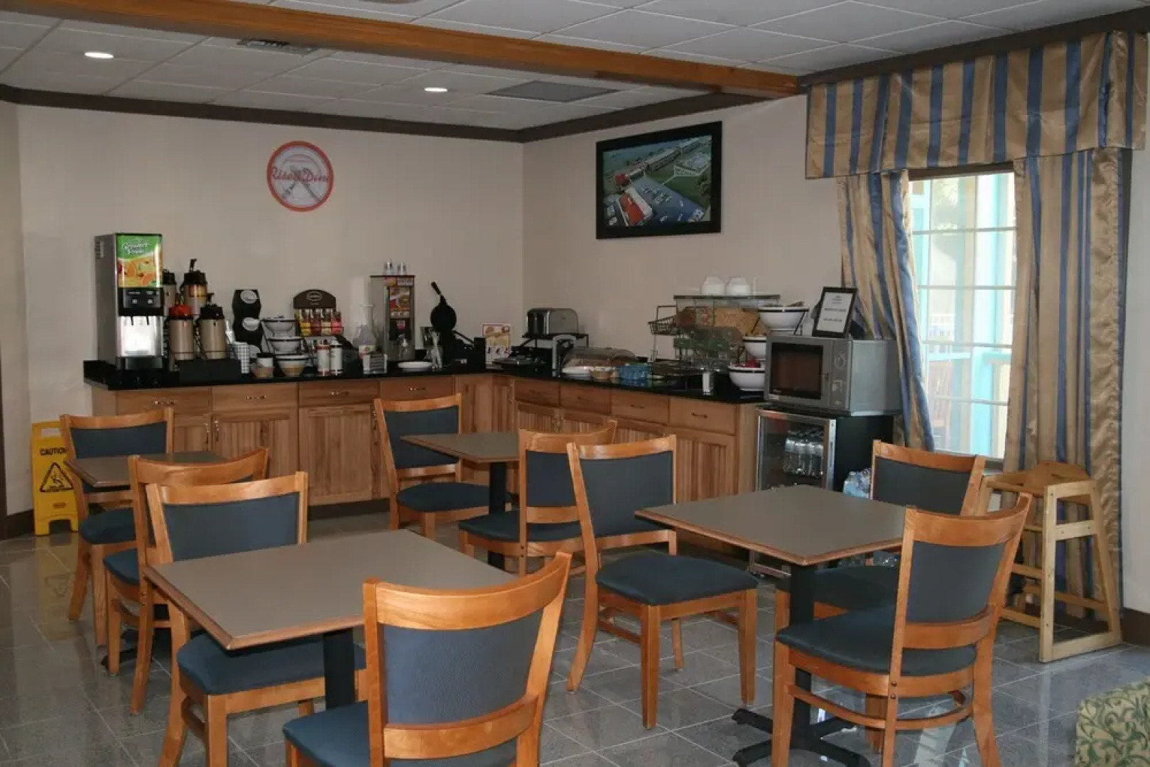 Howard Johnson by Wyndham Hattiesburg