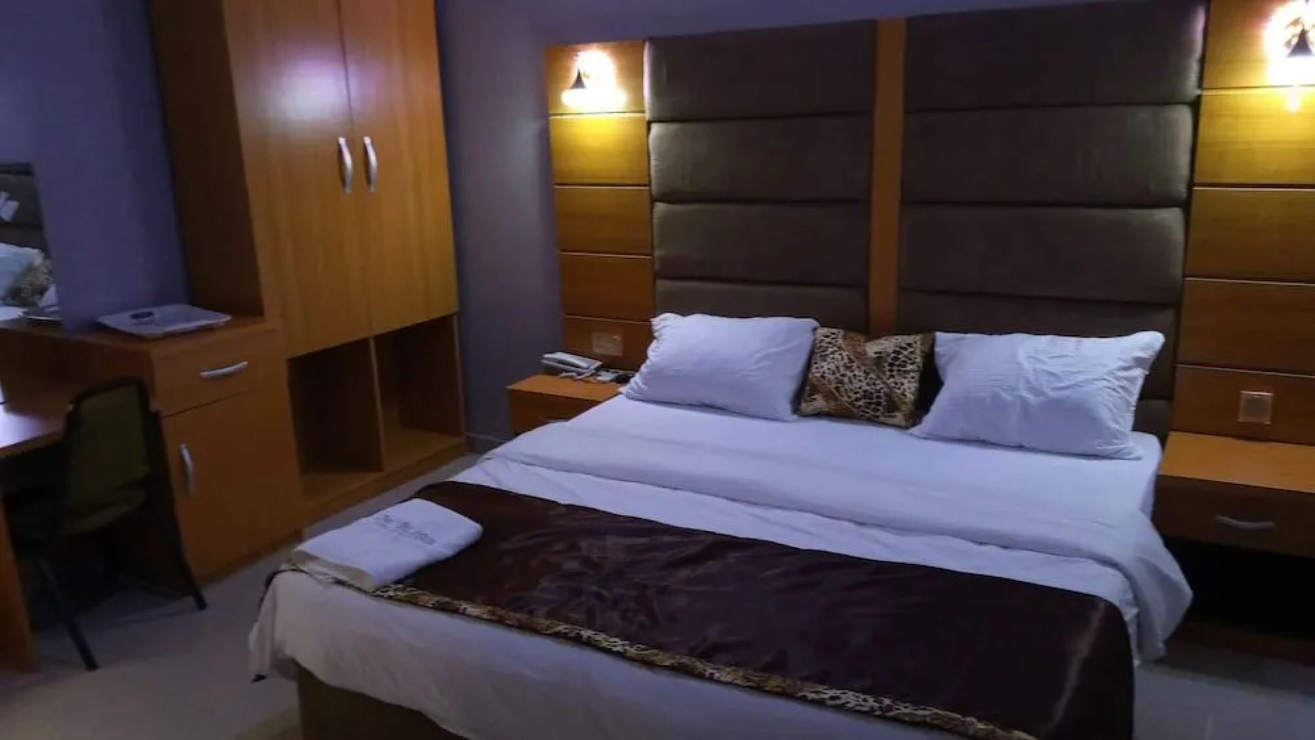 De'Bliss Gold Hotel & Suite