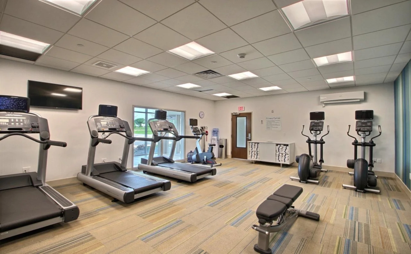 Holiday Inn Express & Suites Fond Du Lac by IHG