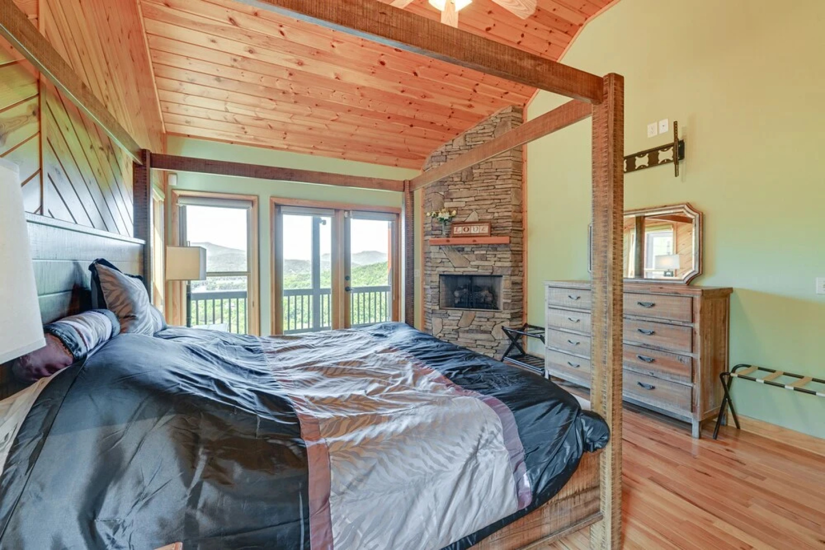 Hiawassee Vacation Rental: 1 Mi to Lake Chatuge!