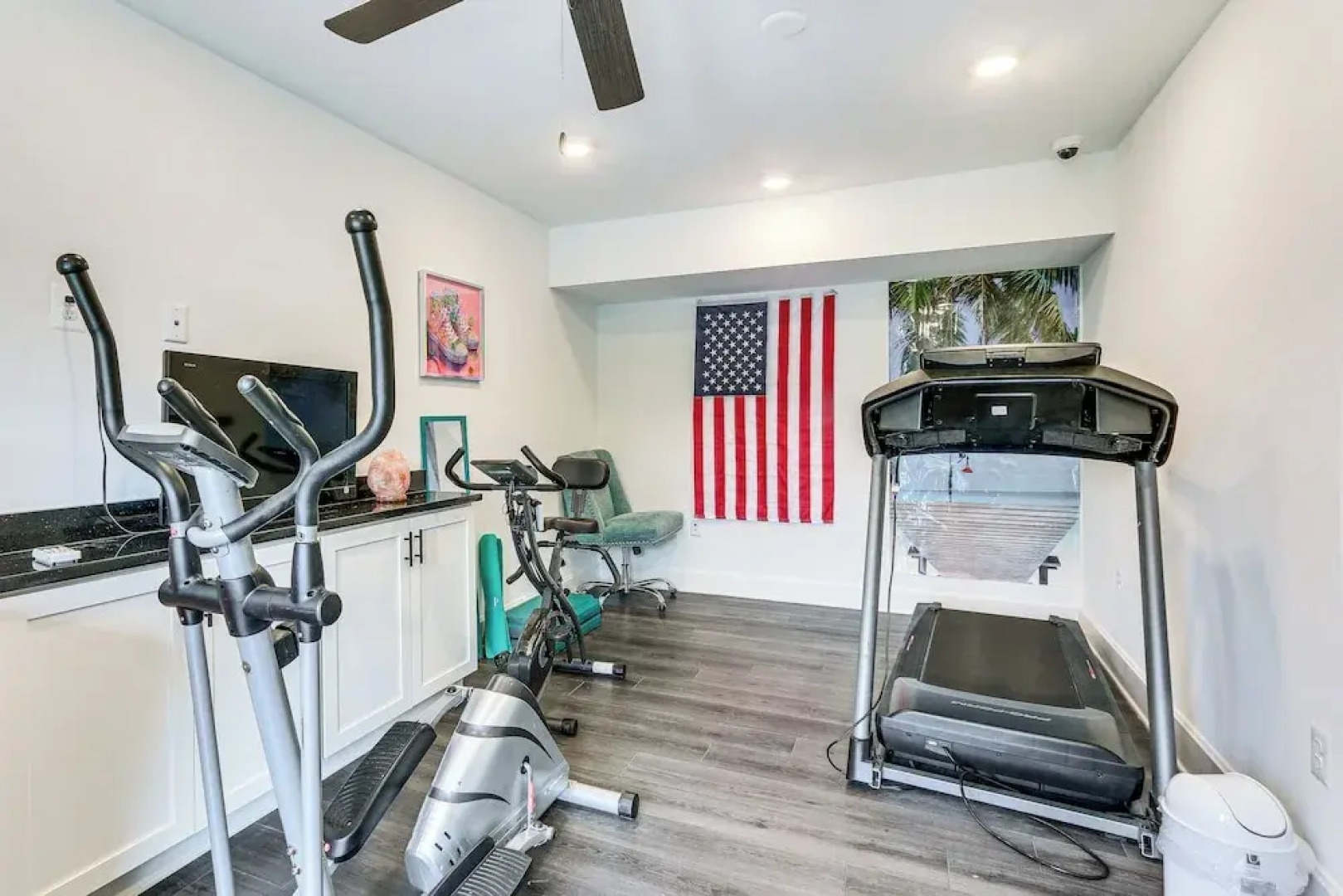 2 Mi to Hollywood Casino: Charles Town Townhome!