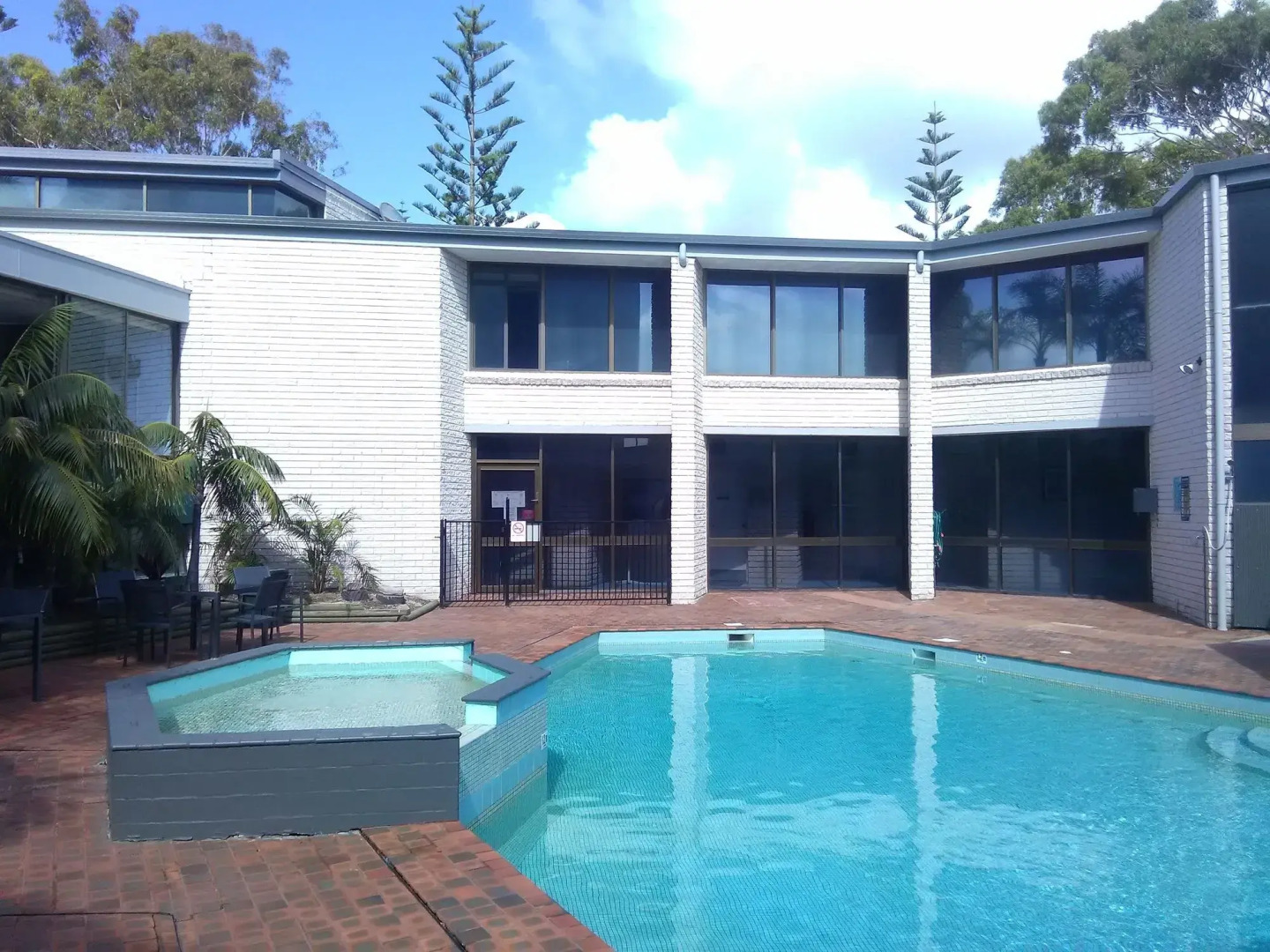 Palm Court Motor Inn