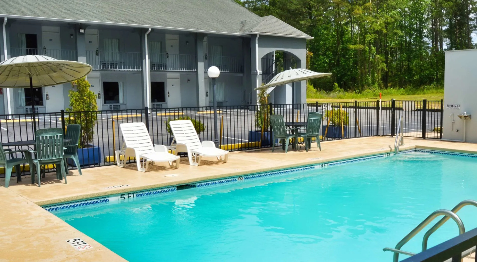 Days Inn by Wyndham Hardeeville Near Hilton Head