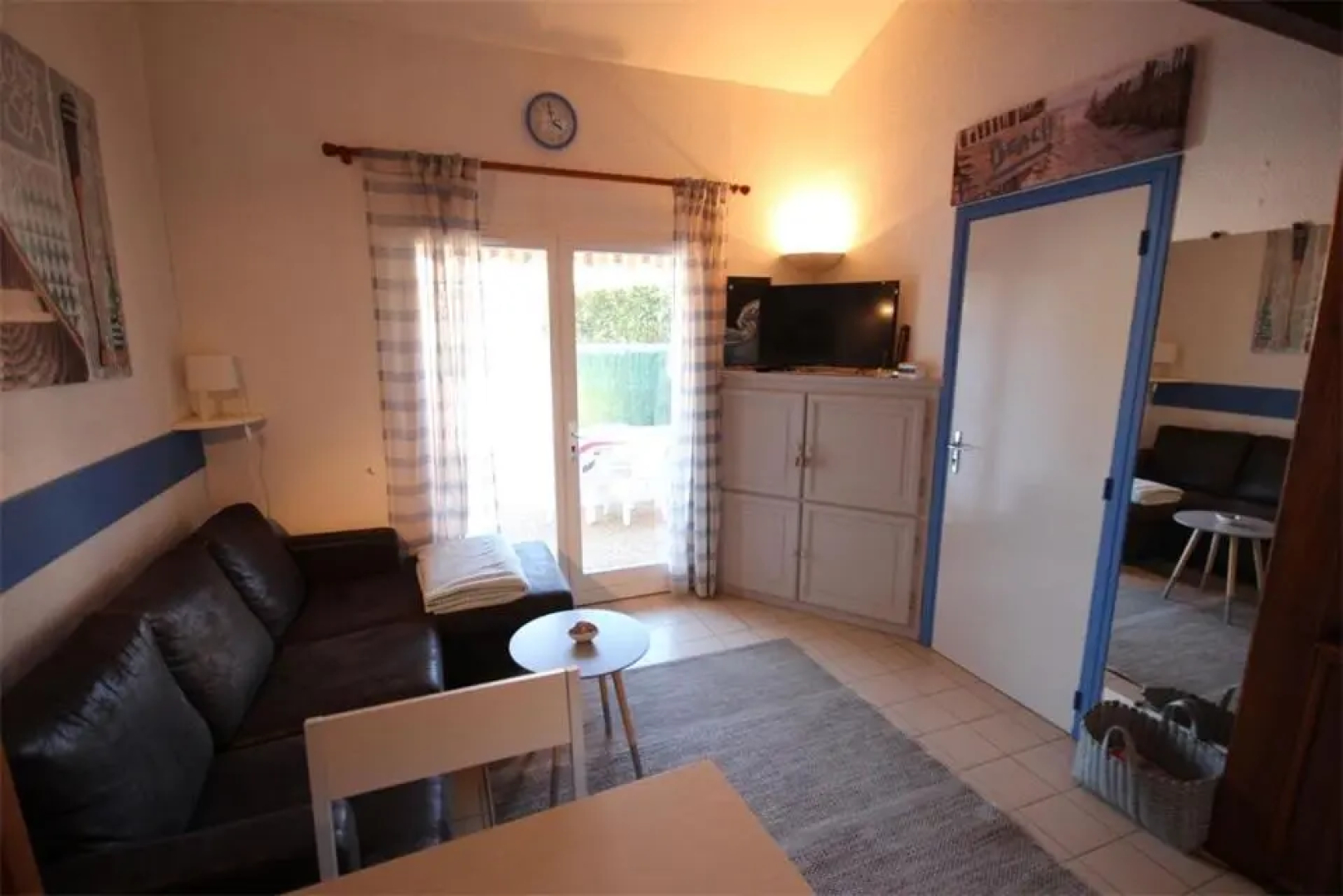 Belle villa climatisée 4 couchages a 100 m de la plage 1 chambre 1 mezzanine terrasse parking dans résidence sécurisée LRVM98