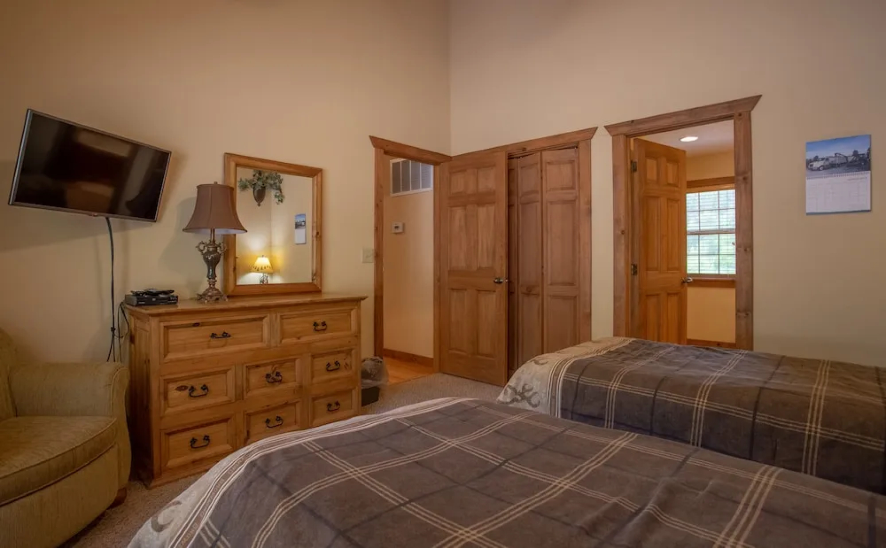 Dakota Lodge 2 Bedroom Home by RedAwning