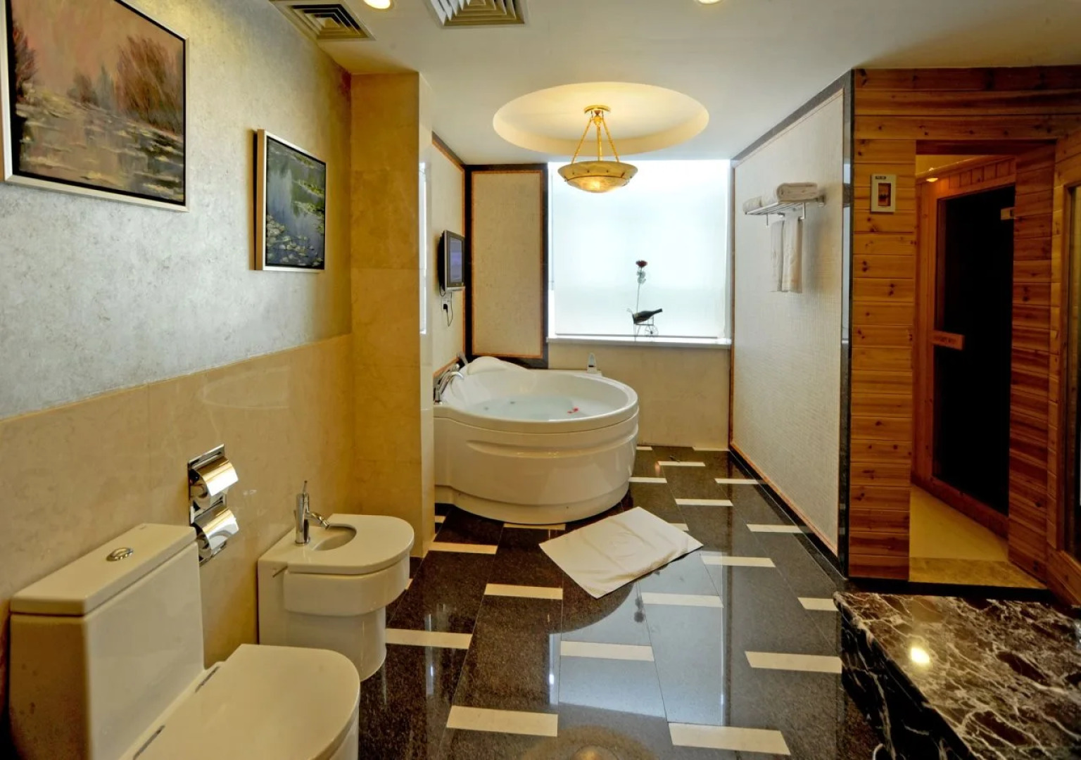 Yiwu Tianheng International Hotel