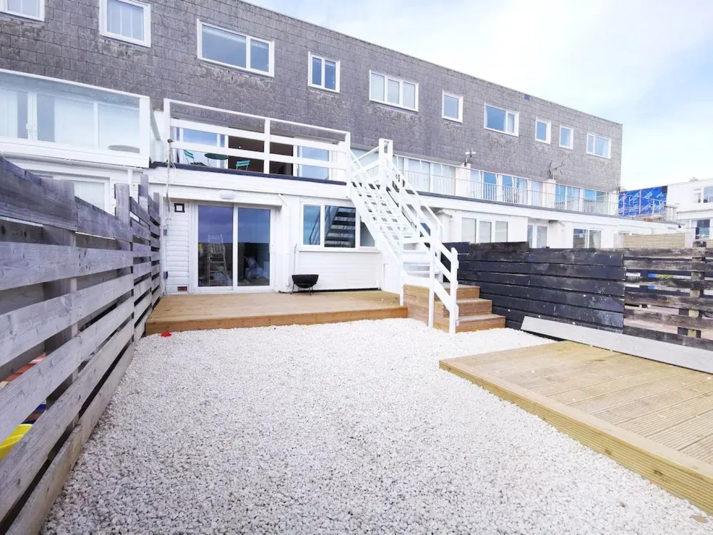 87 Marineside Beach Side Property With Stunning sea Views