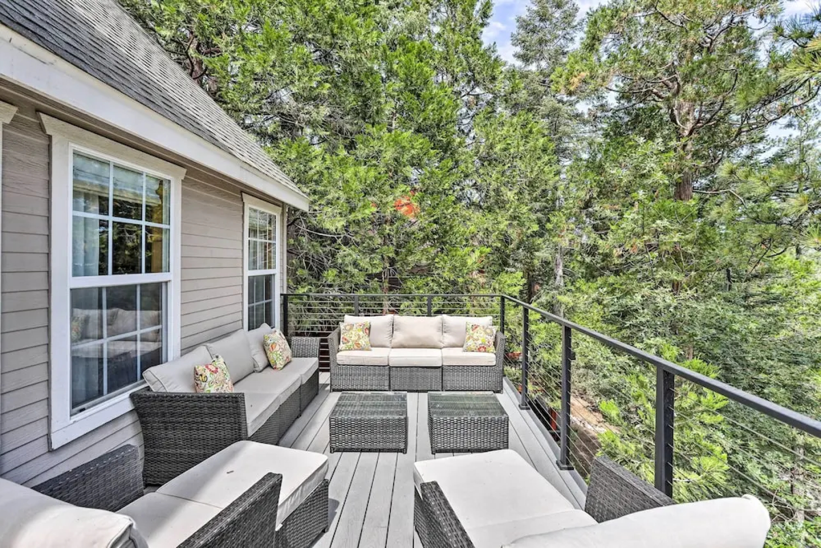 Spacious Lake Arrowhead Home w/ Putting Green