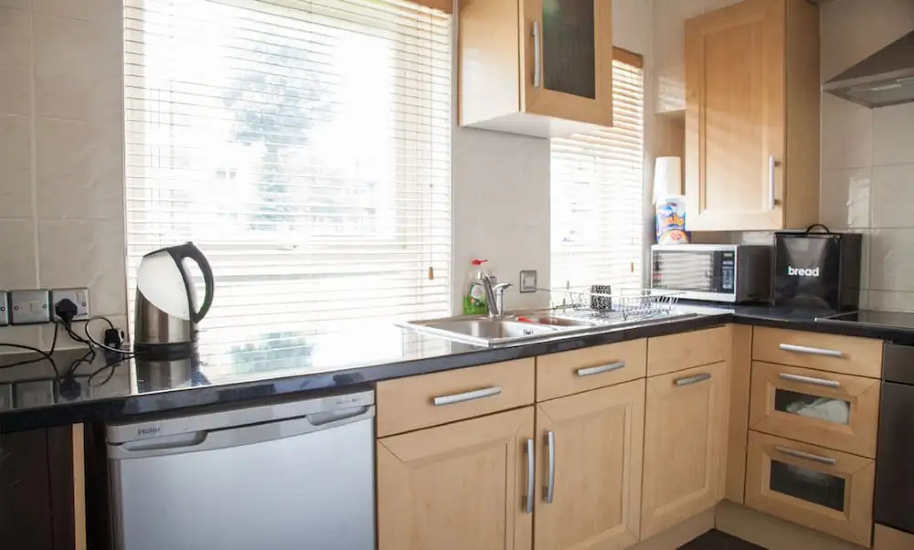 Brighton Getaways-Spacious Studio Apt