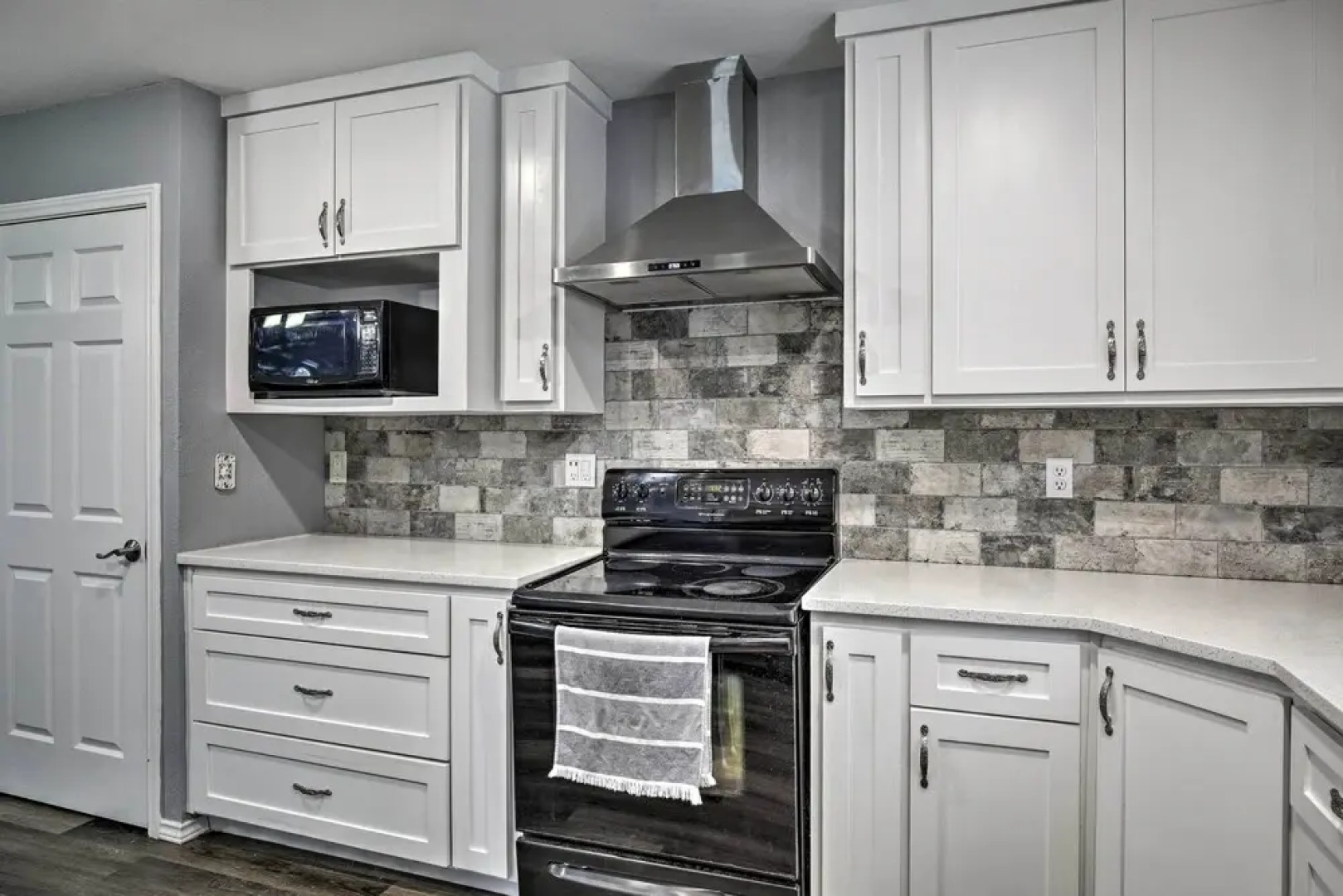 Sleek Rockwall Home Near Dtwn Dallas & Lake!