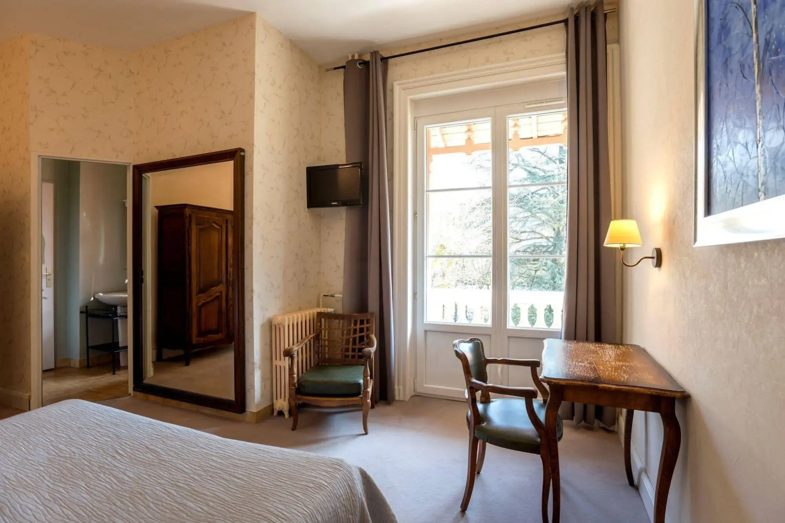 Domaine des Cèdres : Logis Hôtel, Résidence, Gîtes et Insolites
