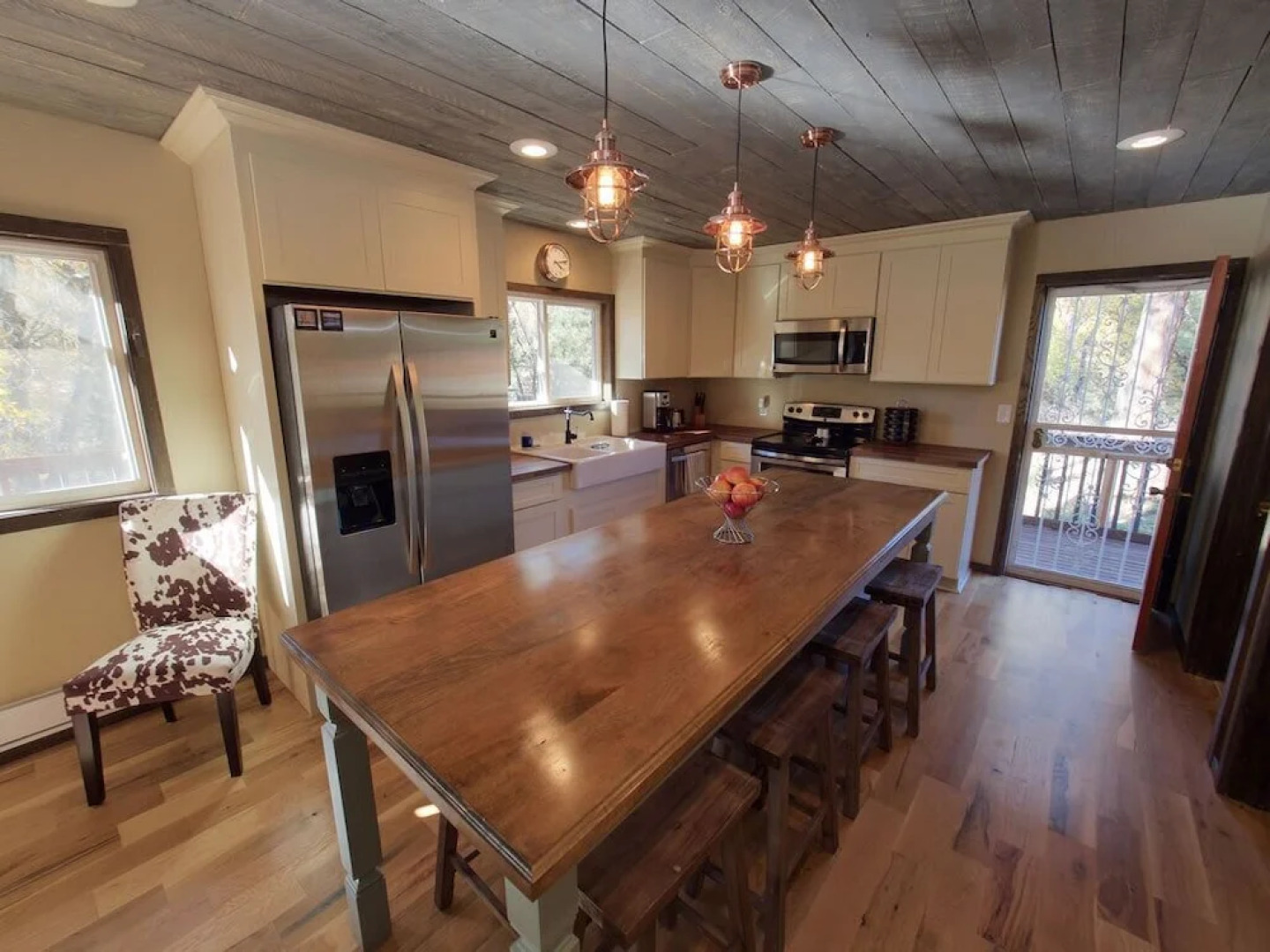 Rippling Waters- 4 Bedroom With hot tub on Chalk Creek 4 Bedrooms 2 Ba