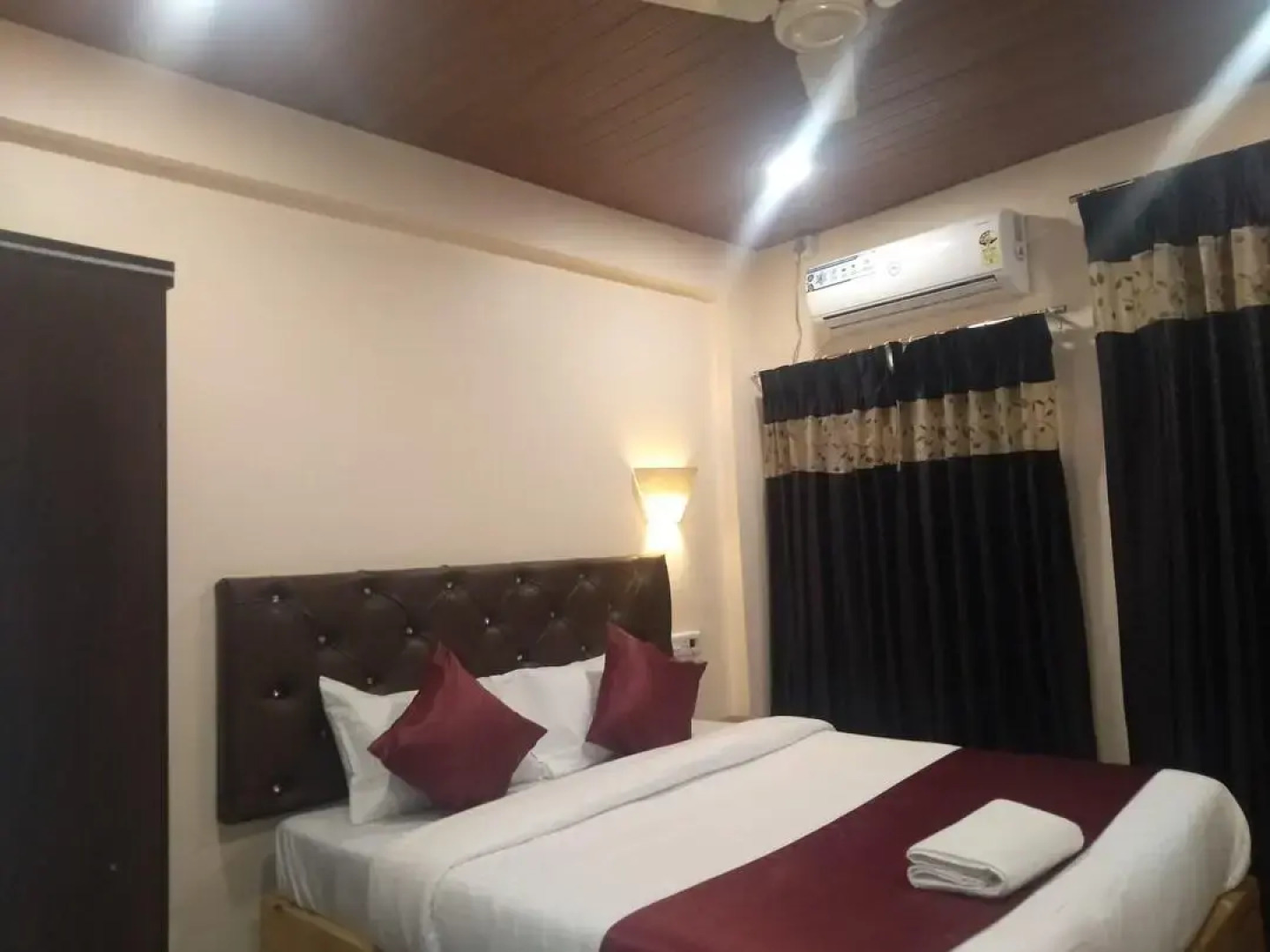 Hotel Galaxy Inn by OYO Rooms