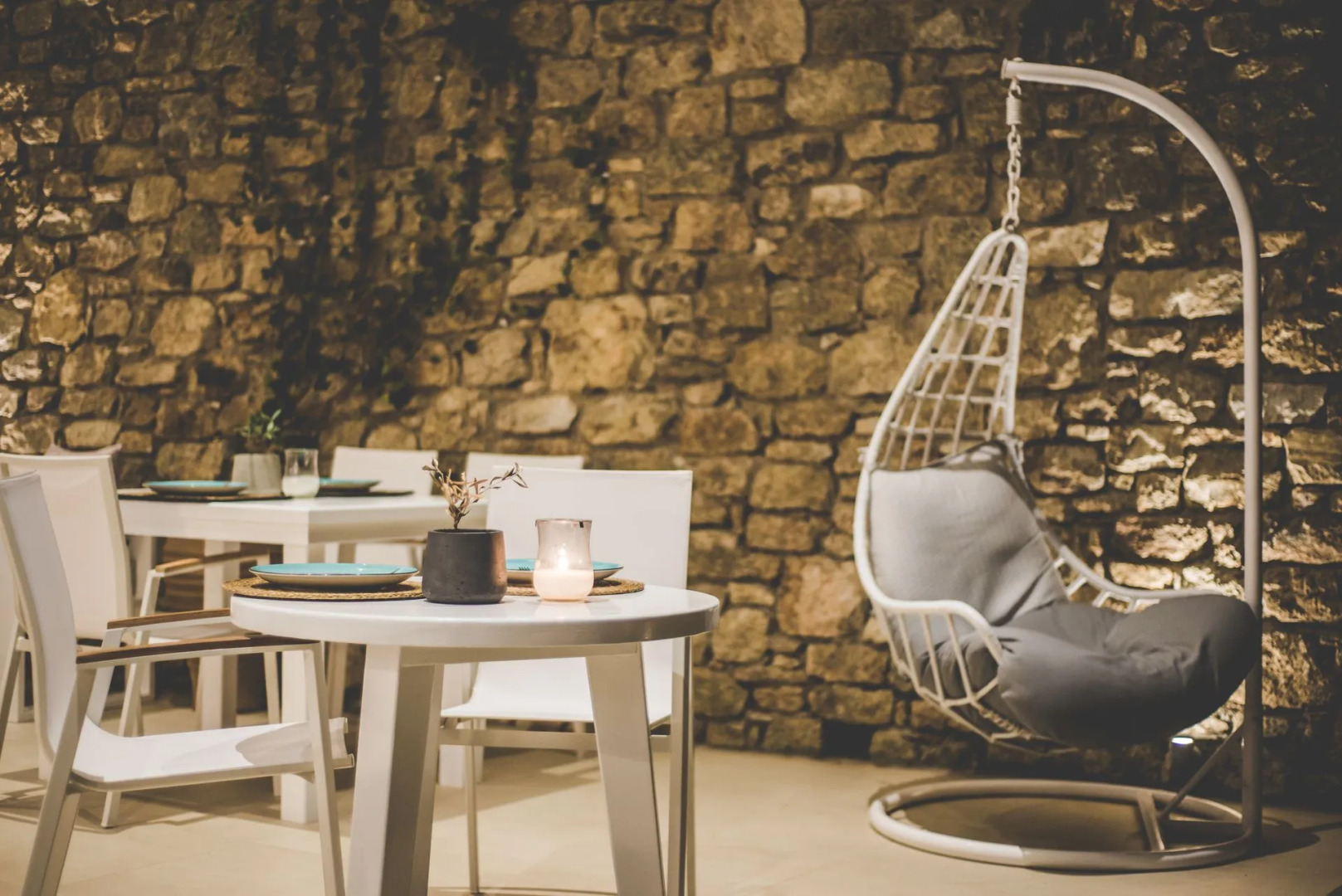 Super Paradise Hotel