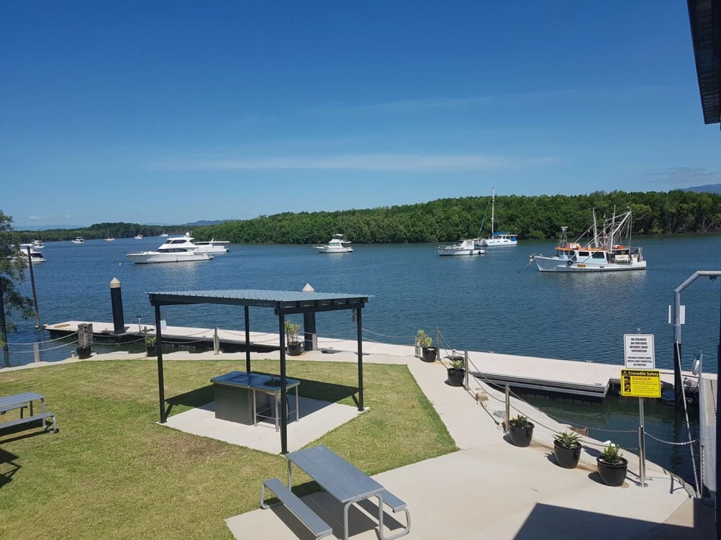 Lucinda Fishing Lodge