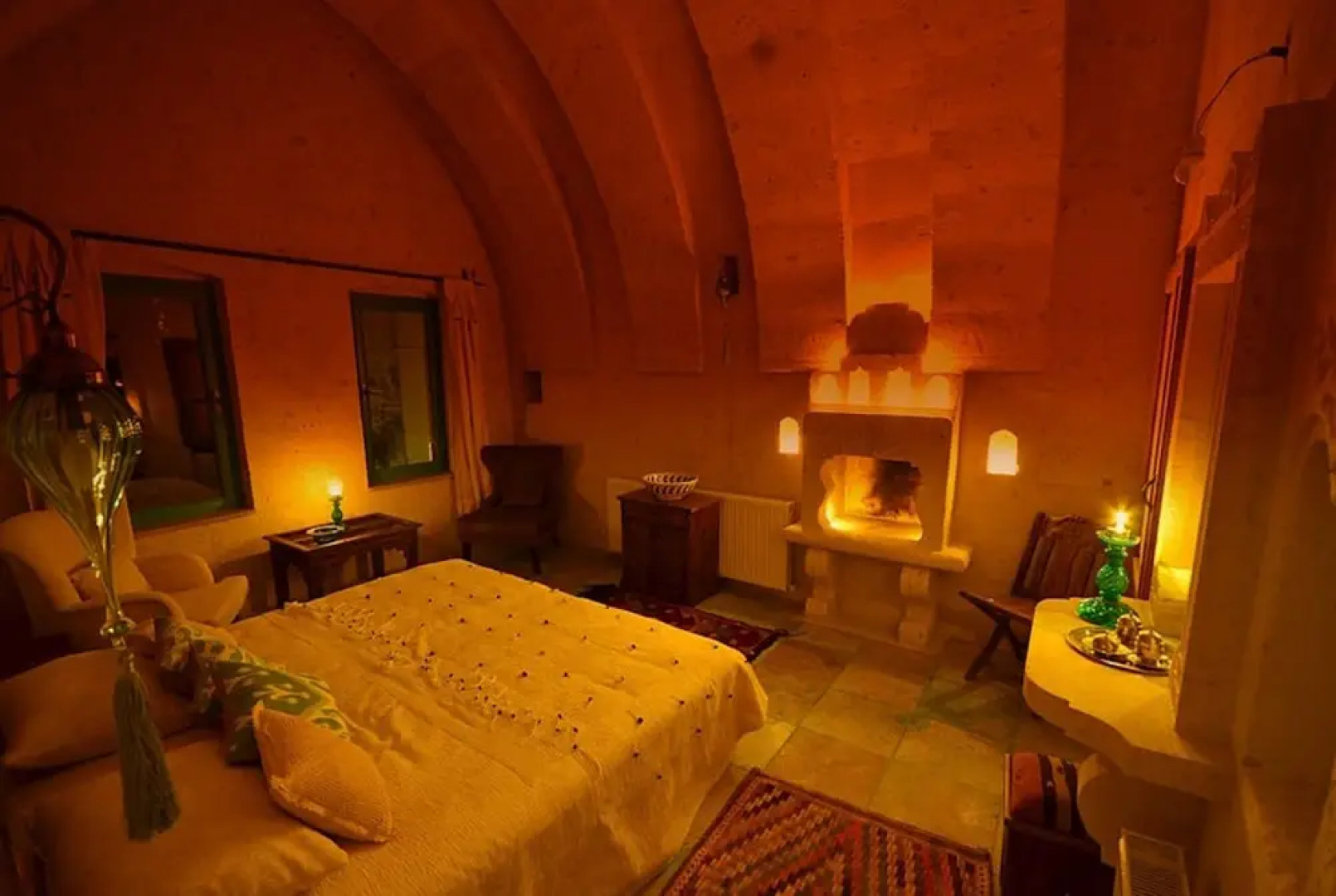 Blue Valley Cave Hotel