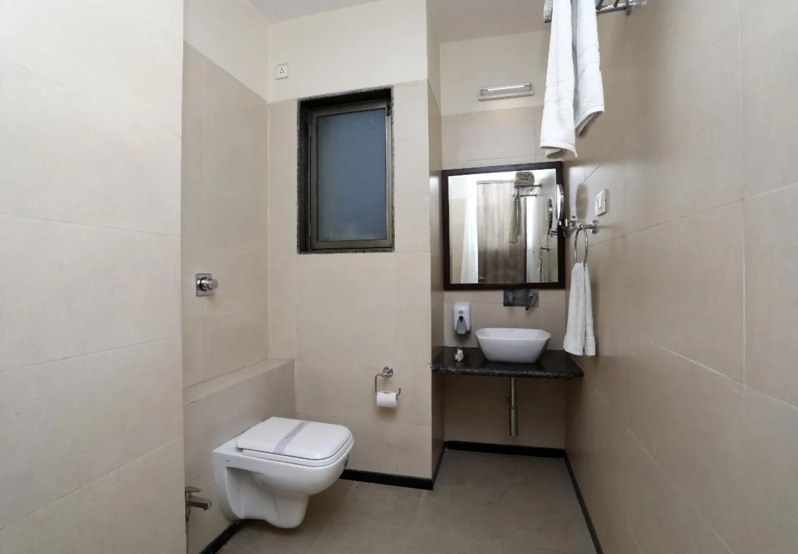 Capital O 3831 Jade Inn