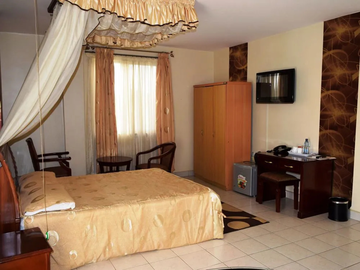 The Great Lakes Hotel LTD.