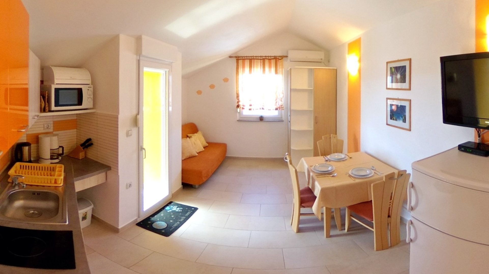 Apartment Amalia - family friendly with parking: A3 Ariela Pakostane, Riviera Biograd