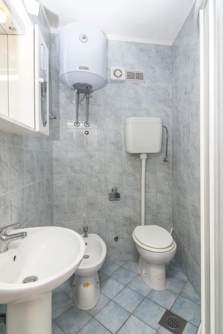 Apartment House Cukon 252