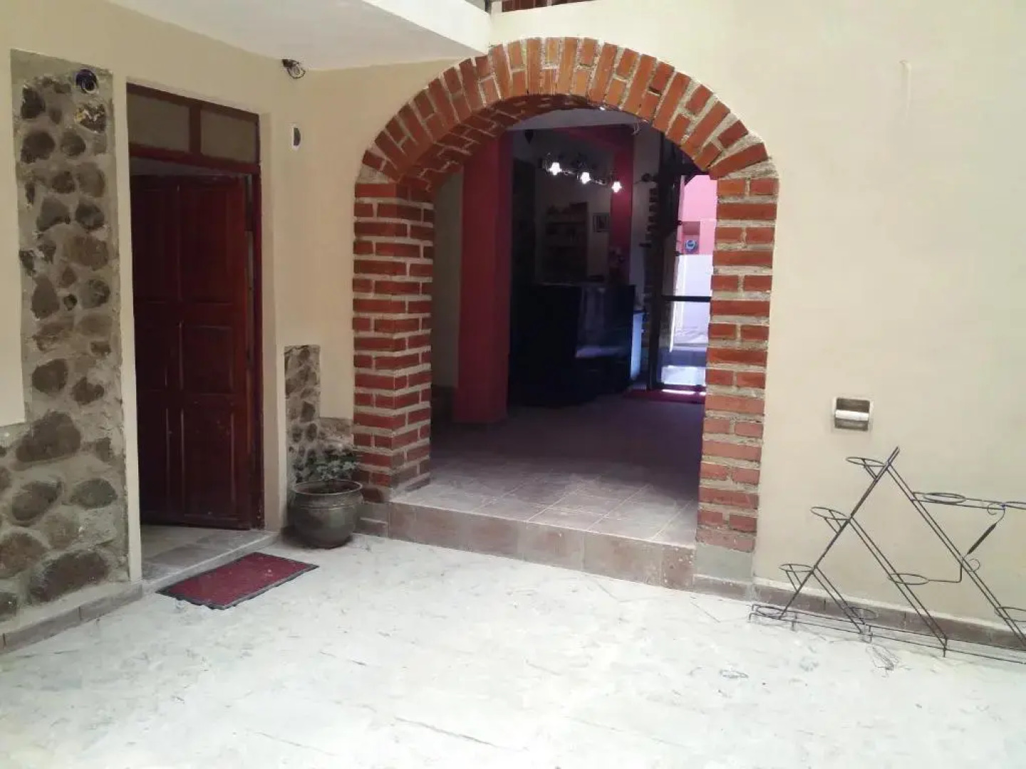 Mitayos Land Backpackers Hostel