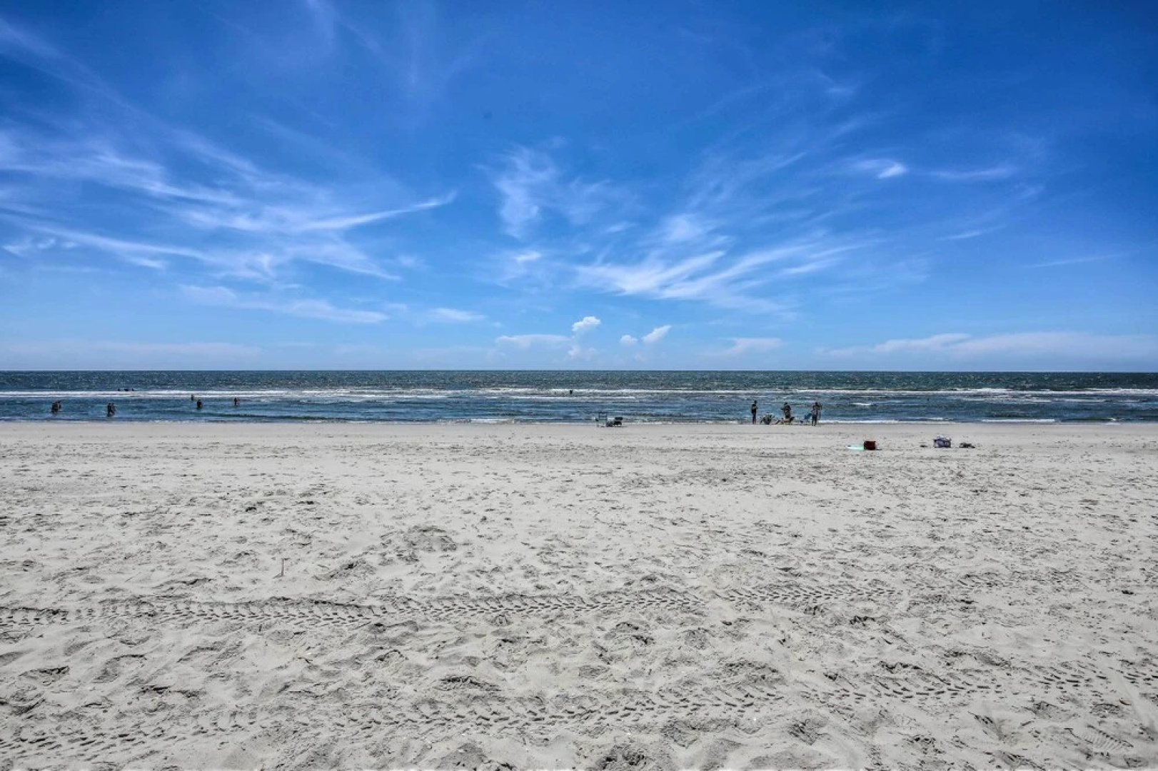 Ocean Isle Beach Condo w/ Balcony: Steps to Shore!