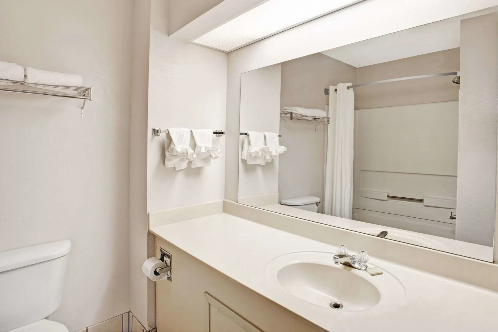 Super 8 Olive Branch