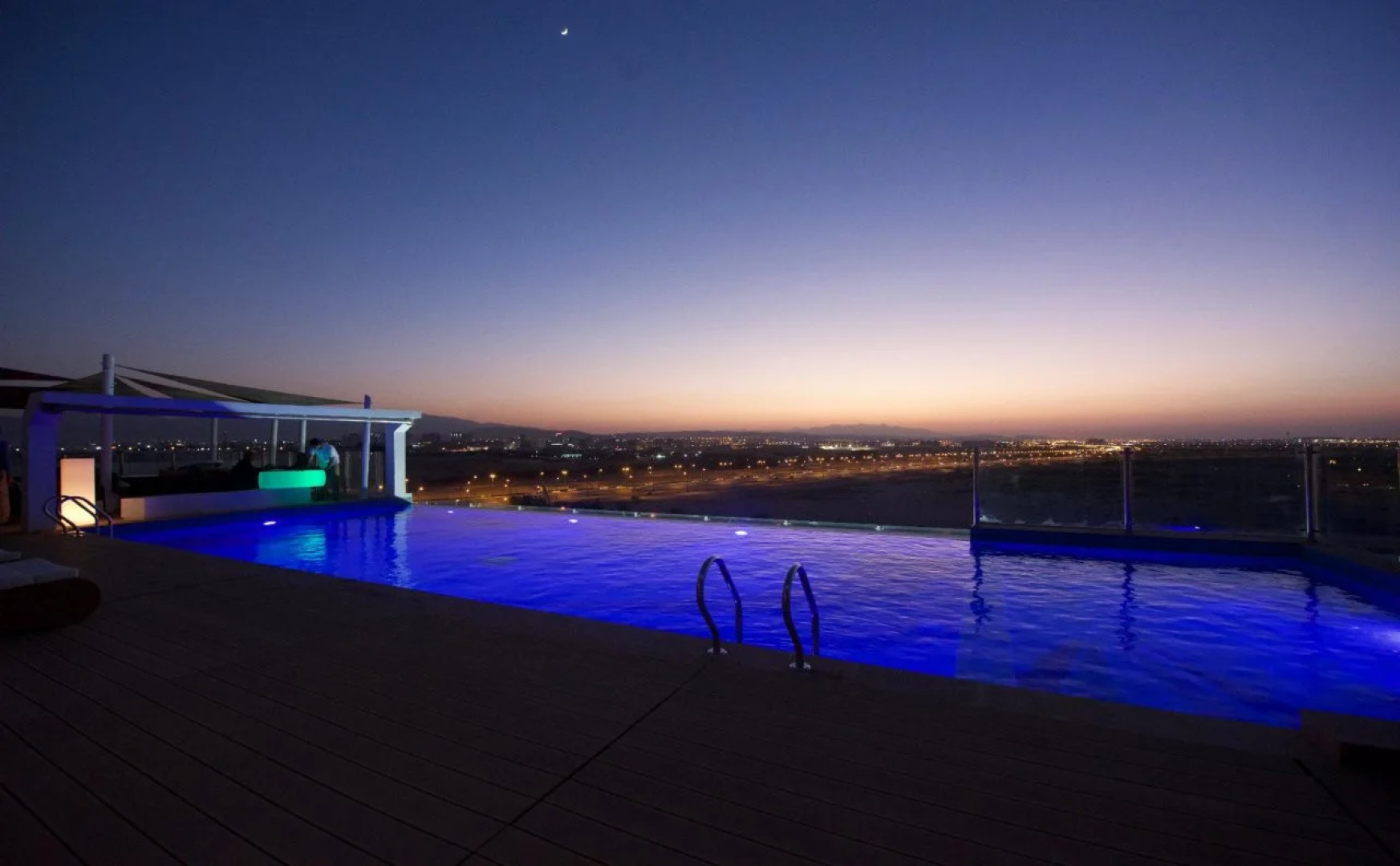 Carnelian By Glory Bower Hotel