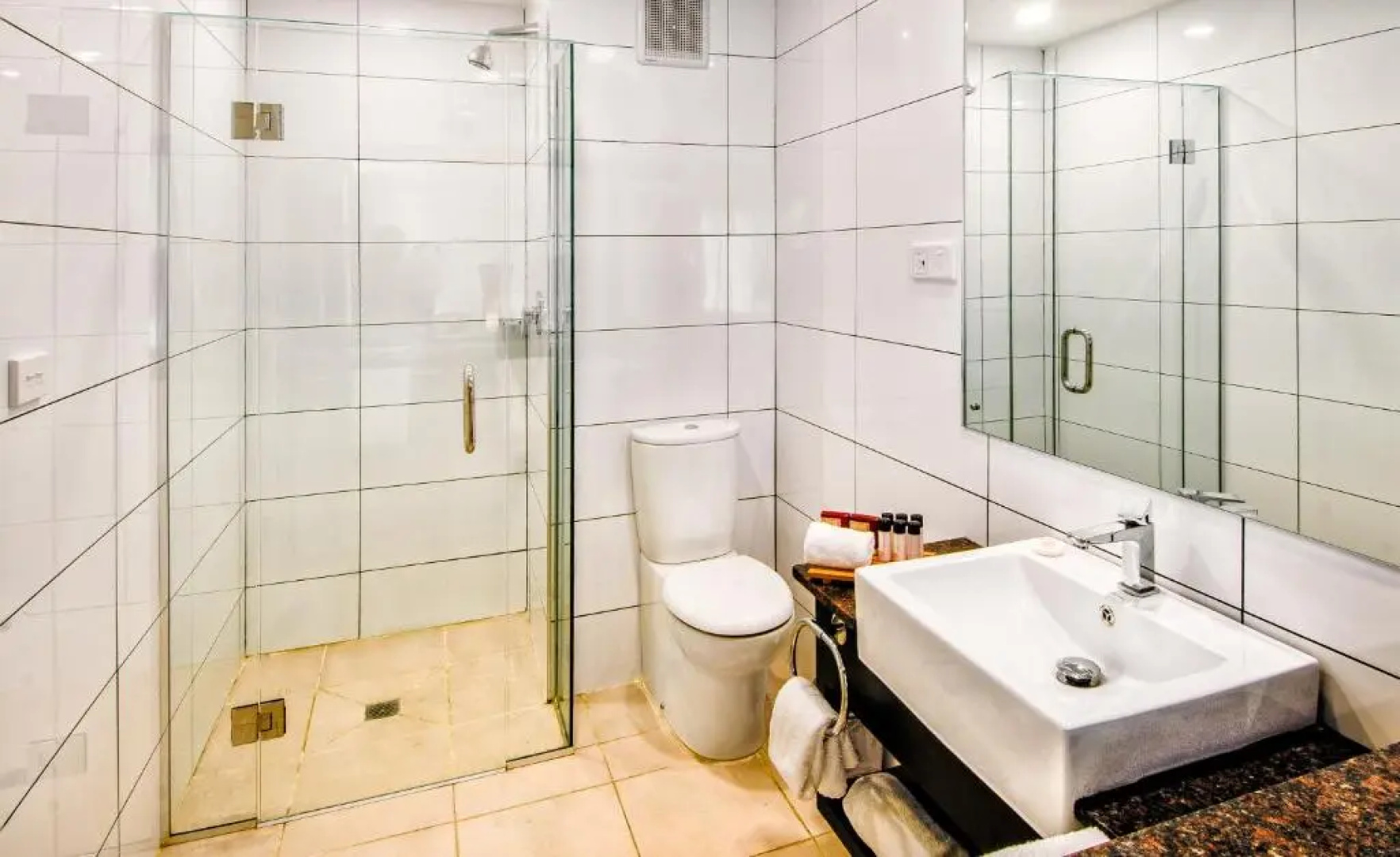 Tanoa Waterfront Hotel