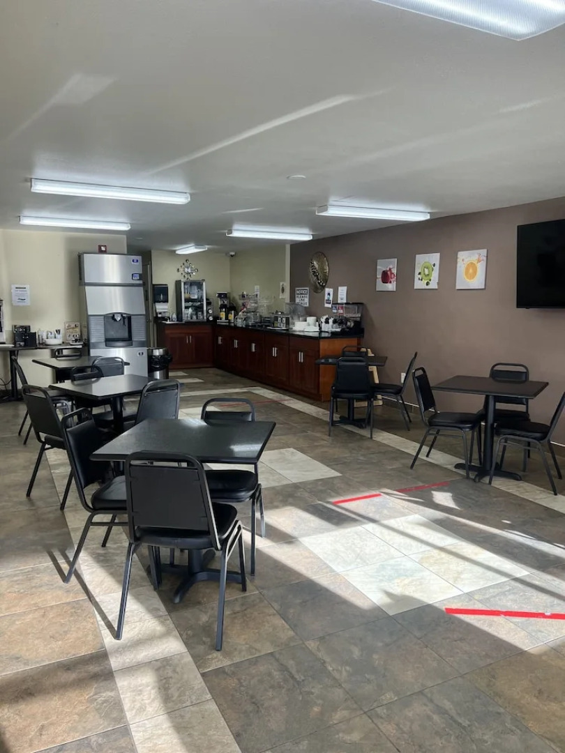 GuestHouse Inn & Suites Montesano