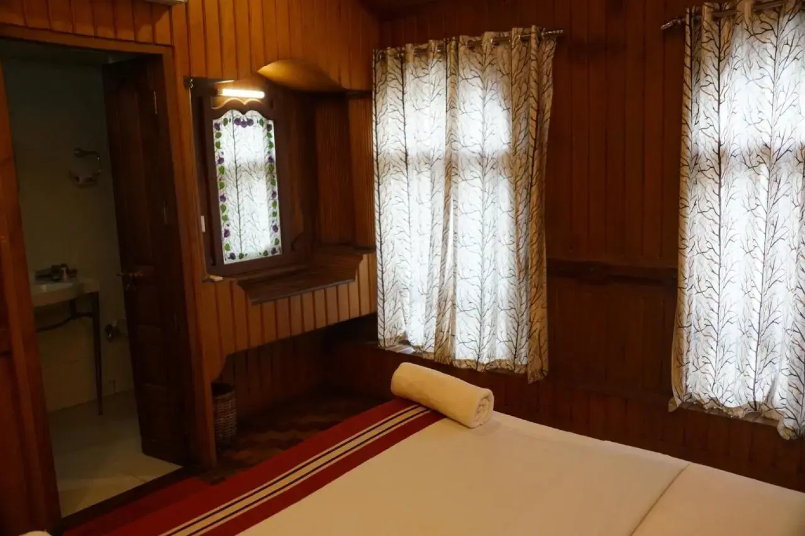 Soma Houseboat