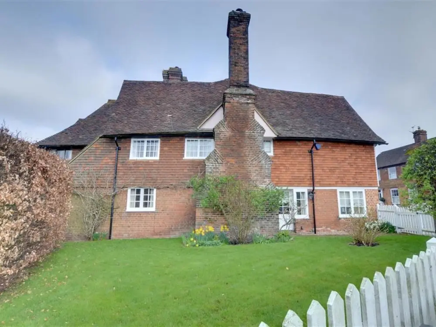 Spacious and Bright Accommodation Full of Original Beams and Antique Furniture